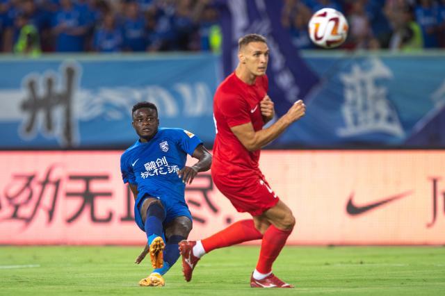 1690119963320008726.jpg 开云体育官方网站-【中超】阿齐兹梅开二度杜加利奇头球 三镇2比1梅州