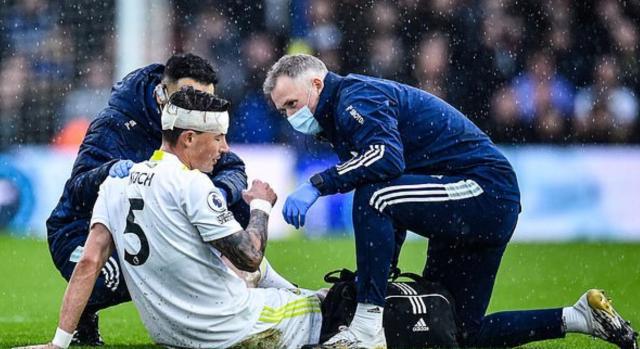 1645492070190032988.jpg 曼联推动历史?多方疾呼引入“脑震荡临时换人”