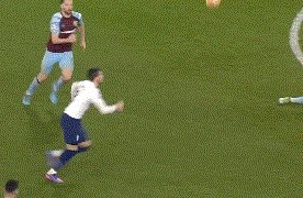 1645651529416052698.gif 【英超】孙兴慜传中凯恩中楣 热刺客场0比1负伯恩利