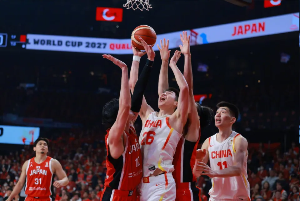 开云体育官方平台-三分6中5,拿全队5个第一!球迷:没有你不知道这场比赛要输多少